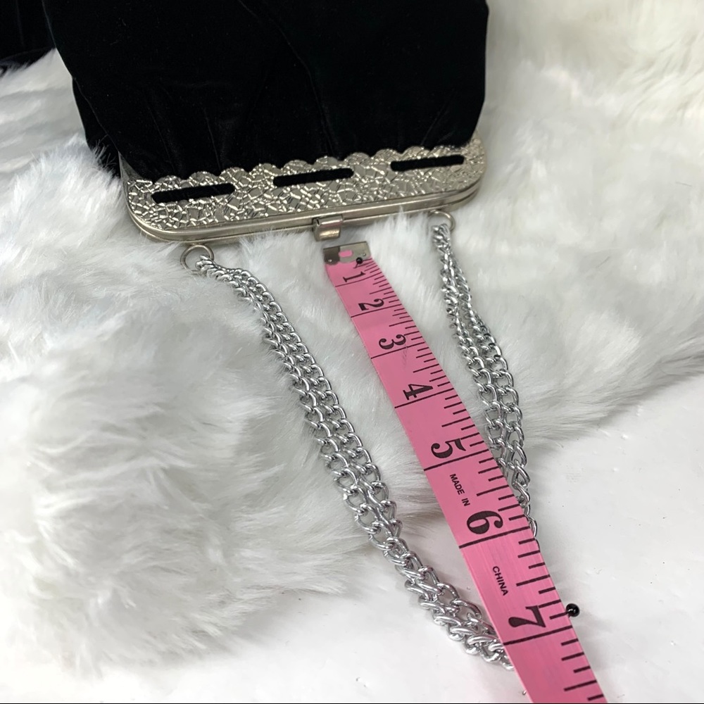 Vintage Black Velvet Evening Bag, Silvertone Metals - Picture 13 of 14